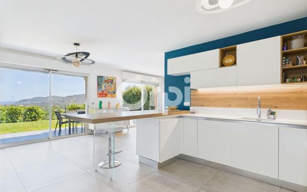 Maison à vendre    5 pièces • 99,30 m2 Mandelieu-la-Napoule