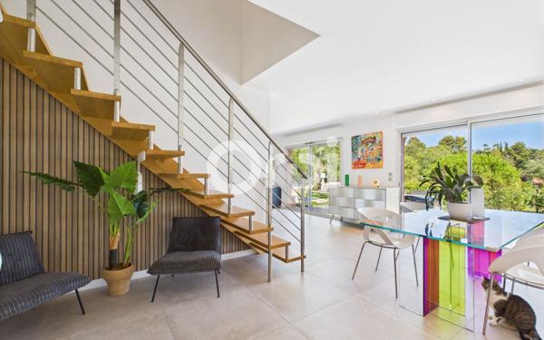 Maison à vendre    5 pièces • 99,30 m2 Mandelieu-la-Napoule