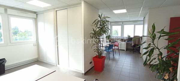 Bureau de 96,17 m²