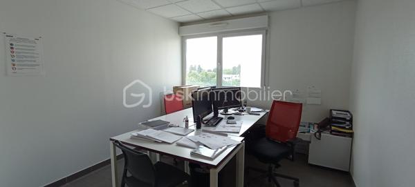 Bureau de 96,17 m²