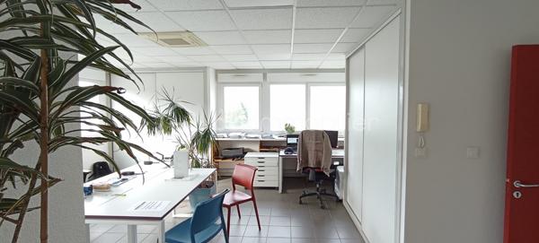 Bureau de 96,17 m²