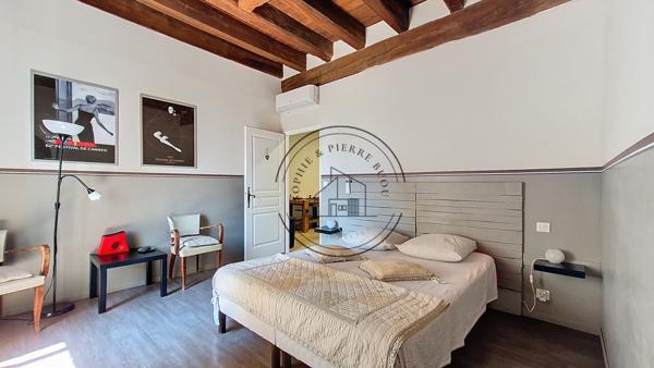 Cheval-Blanc (84460) Bâtisse de caractère du XVIIIe siècle – 450 m² – Cœur de Provence