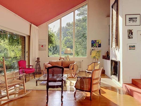 Villeneuve-d'Ascq, Maison 6 Chambres -  226 m² à vendre