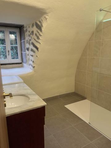 Maison de maître avec jardin et vastes dépendances