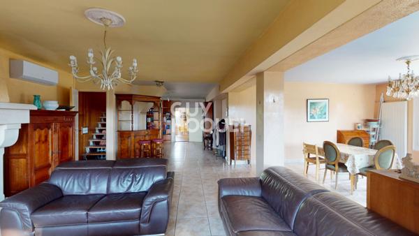 Maison 220 m² - Gros potentiel - Piscine - Vue Ventoux