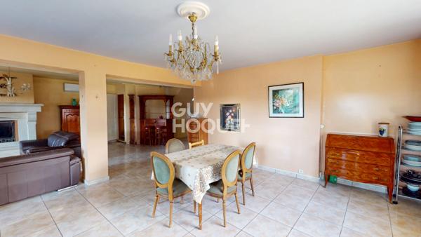 Maison 220 m² - Gros potentiel - Piscine - Vue Ventoux