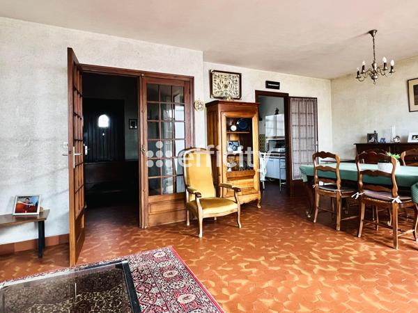 Maison
         5 pièces
        - 176 m² 549 000 € *