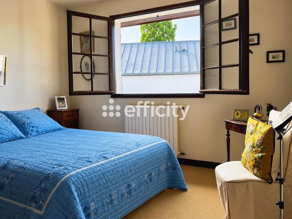 Maison
         5 pièces
        - 176 m² 549 000 € *