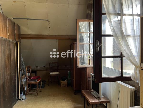 Maison
         5 pièces
        - 176 m² 549 000 € *
