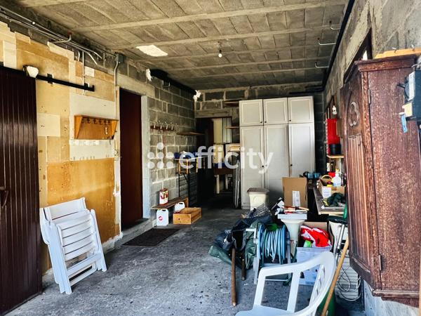 Maison
         5 pièces
        - 176 m² 549 000 € *