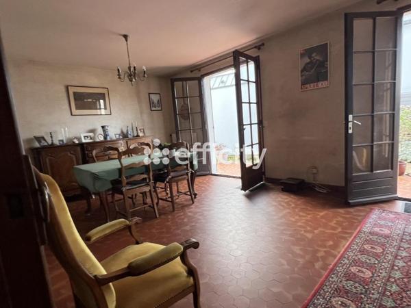Maison
         5 pièces
        - 176 m² 549 000 € *
