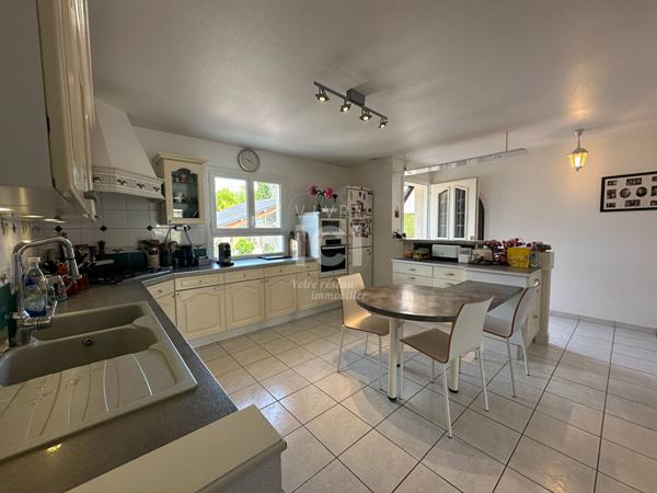 Maison Familiale 5 Chambres Avec Piscine Chauffée