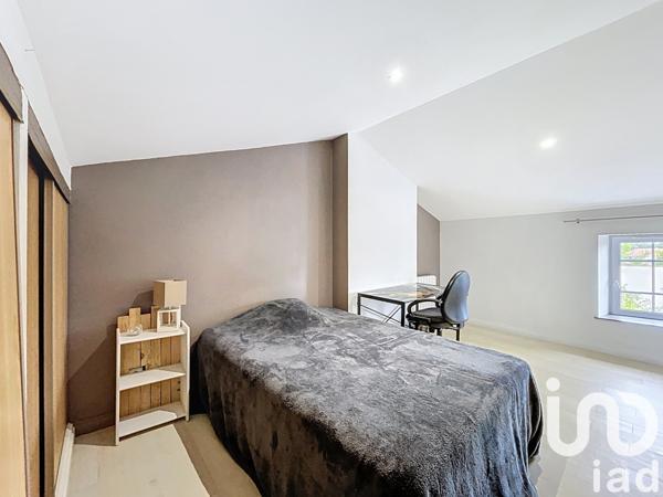 Maison à vendre 5 pièces 141 m² Saint-Hilaire-des-Loges