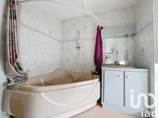 Maison à vendre 5 pièces 141 m² Saint-Hilaire-des-Loges