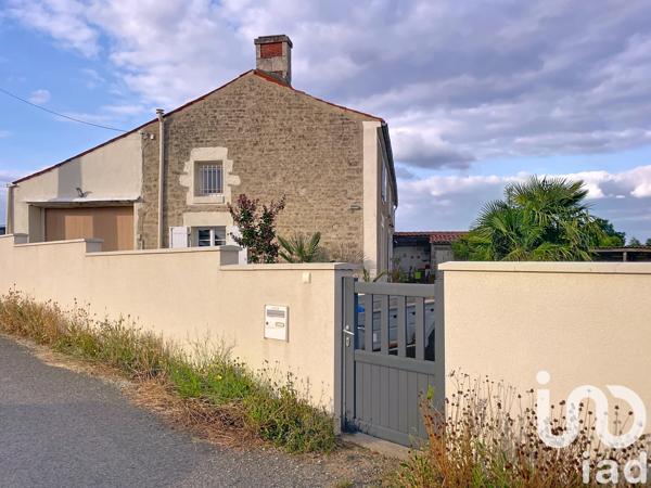 Maison à vendre 5 pièces 141 m² Saint-Hilaire-des-Loges