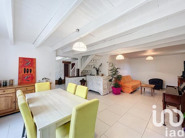 Maison à vendre 5 pièces 141 m² Saint-Hilaire-des-Loges