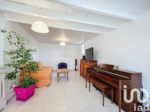 Maison à vendre 5 pièces 141 m² Saint-Hilaire-des-Loges