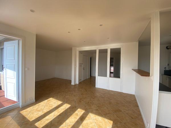 Appartement Corbeil Essonnes 5 pièce(s) 87.96 m2