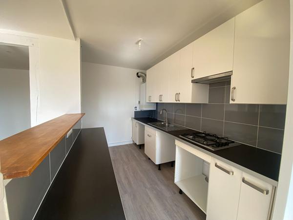 Appartement Corbeil Essonnes 5 pièce(s) 87.96 m2