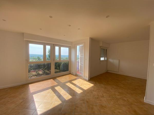 Appartement Corbeil Essonnes 5 pièce(s) 87.96 m2