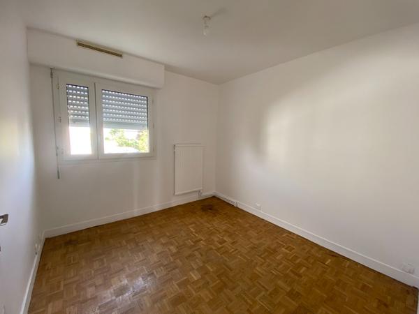 Appartement Corbeil Essonnes 5 pièce(s) 87.96 m2