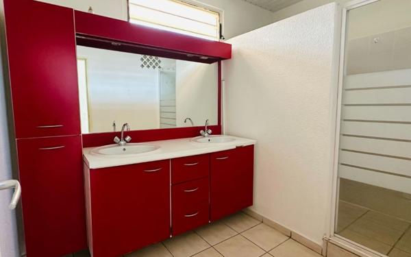 Maison à vendre    3 pièces •  Kourou