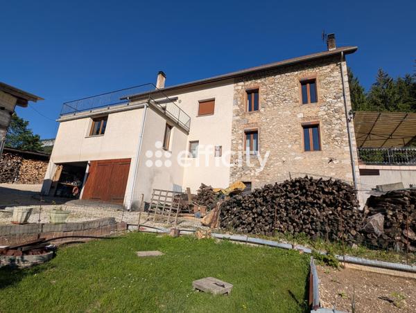 Maison
         13 pièces
        - 236 m² Bien prestige 498 000 € *