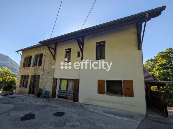 Maison
         13 pièces
        - 236 m² Bien prestige 498 000 € *