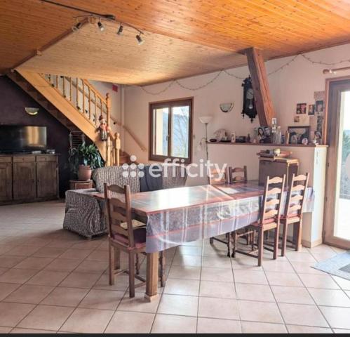Maison
         13 pièces
        - 236 m² Bien prestige 498 000 € *