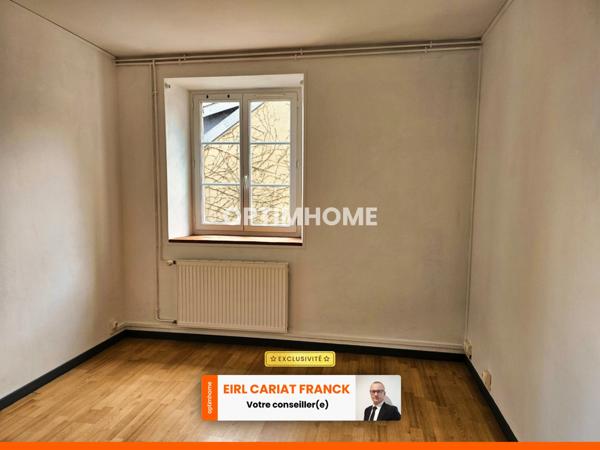 DEUX APPARTEMENTS SUR 154 M² ET COMMERCE DE 100 M², L’ENSEMBLE SUR 574 M² DE TERRAIN CLOS :