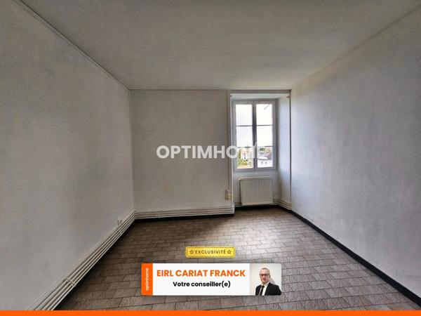 DEUX APPARTEMENTS SUR 154 M² ET COMMERCE DE 100 M², L’ENSEMBLE SUR 574 M² DE TERRAIN CLOS :