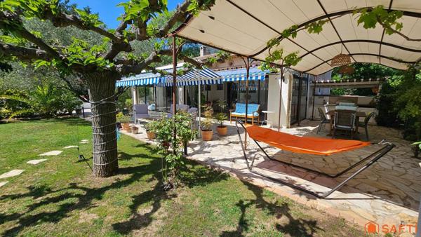 Belle maison familiale avec piscine sur terrain plat et arboré