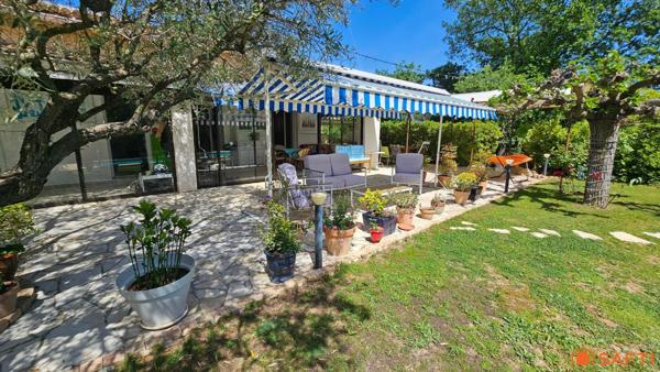 Belle maison familiale avec piscine sur terrain plat et arboré