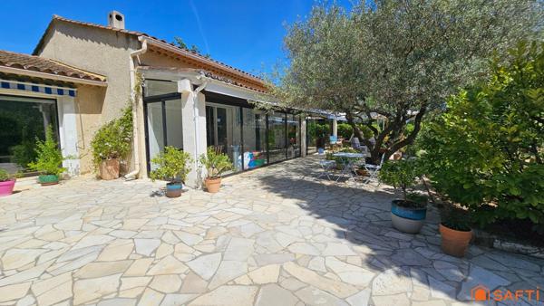 Belle maison familiale avec piscine sur terrain plat et arboré