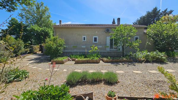 Belle maison familiale avec piscine sur terrain plat et arboré