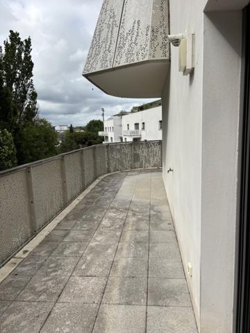 Bayonne Saint Etienne appartement 2 chambres avec terrasse de 27 m2, ascenseur et parking