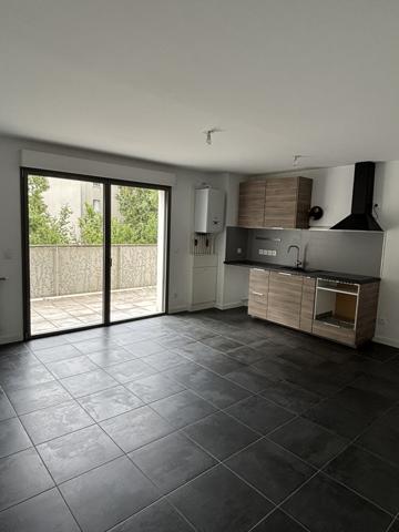 Bayonne Saint Etienne appartement 2 chambres avec terrasse de 27 m2, ascenseur et parking