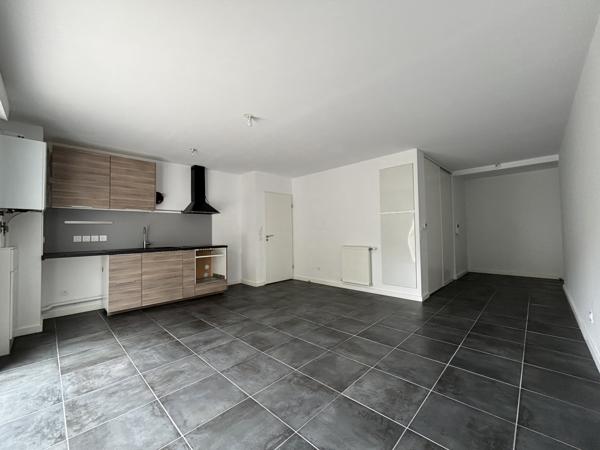 Bayonne Saint Etienne appartement 2 chambres avec terrasse de 27 m2, ascenseur et parking