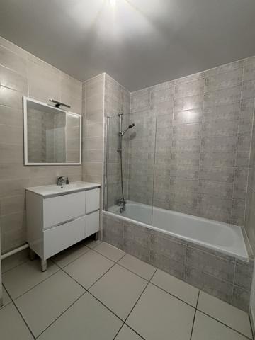Bayonne Saint Etienne appartement 2 chambres avec terrasse de 27 m2, ascenseur et parking
