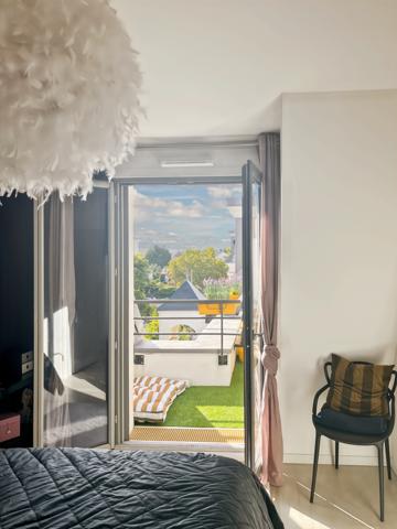 DERNIER ETAGE AVEC VUE DEGAGEE - BALCON - PARKING