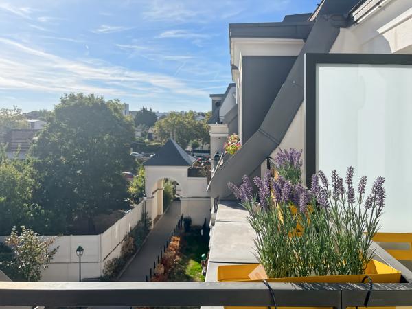 DERNIER ETAGE AVEC VUE DEGAGEE - BALCON - PARKING