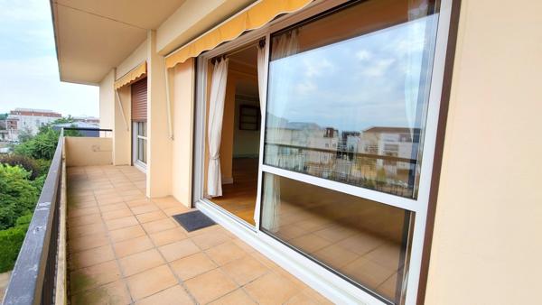 CHARTRES - GRAND T3 - 82 M² AVEC DOUBLE SEJOUR
