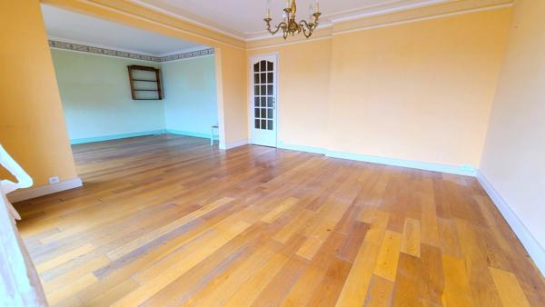CHARTRES - GRAND T3 - 82 M² AVEC DOUBLE SEJOUR