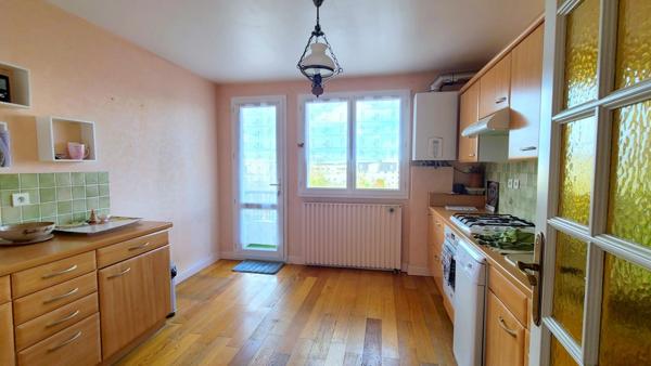 CHARTRES - GRAND T3 - 82 M² AVEC DOUBLE SEJOUR