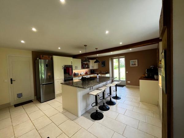 4 Etangs de pêche - Maison renovée - dépendances