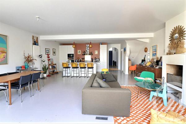 Maison à vendre  5 pièces - 149 m 2   BEGLES  - 33