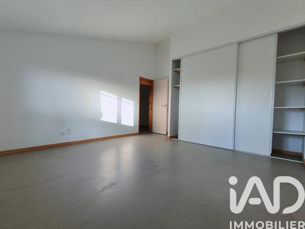 Maison à vendre 13 pièces 280 m² Saint-Laurent-d'Aigouze