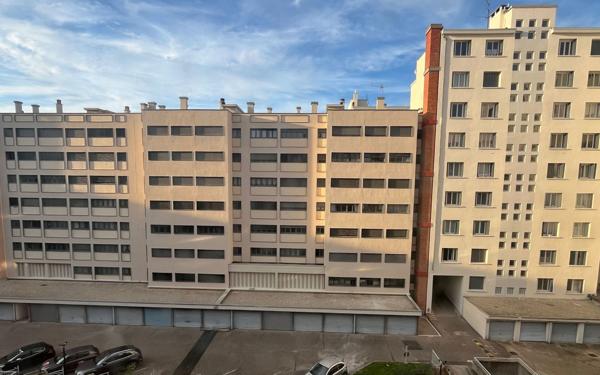 Appartement à vendre    4 pièces • 76,94 m2 Lyon 6