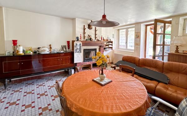 Maison à vendre    6 pièces •  Saint-Astier