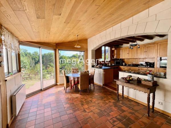 Maison à LES PONTS-DE-CE, 49130 - 8 pièces 165m²